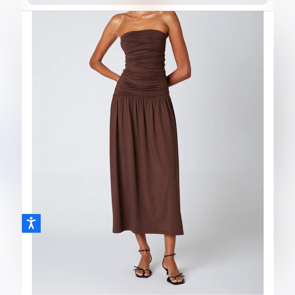NIA SANTAL DRESS

Size XS

Worn once. Needs to steamed